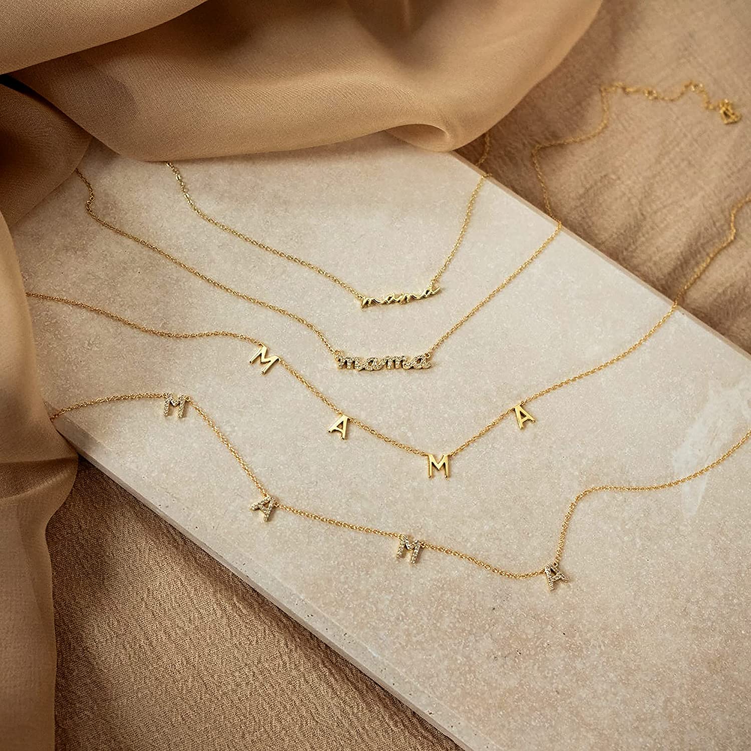 Initial Letter Necklace 18K Gold - GD Wholesale Collier Ras-de-cou initial 'Mama'