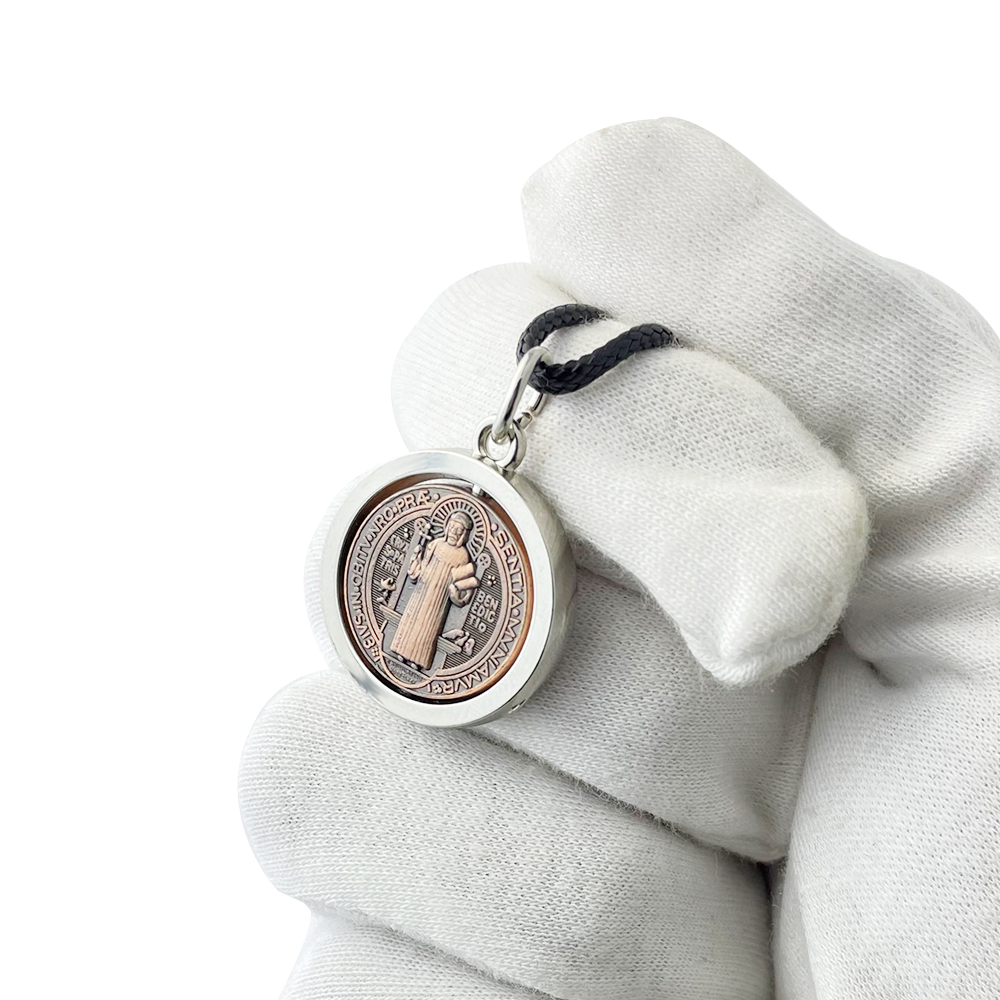 Necklaces - Nouveau collier médaille Saint Benoît, pendentif