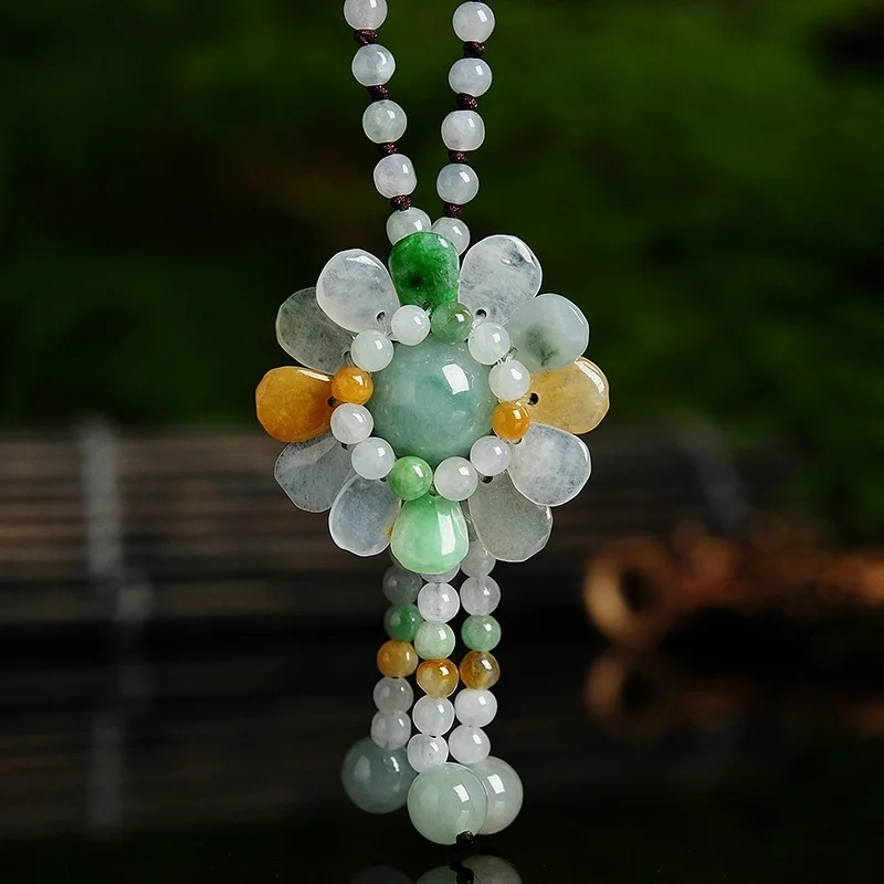 Necklaces - Pendentif en Jade de birman certifié,