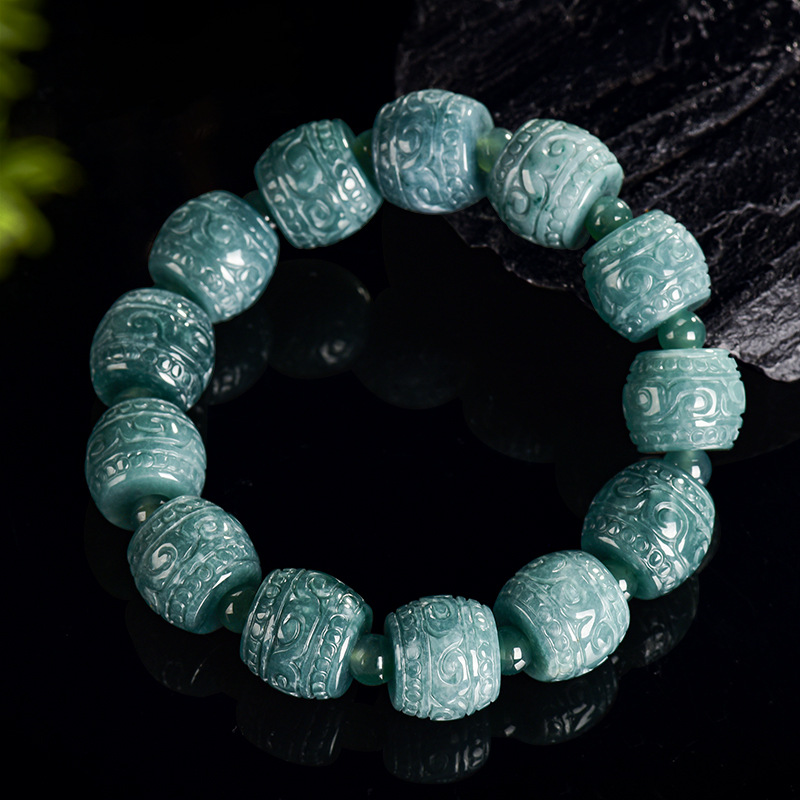 Bracelets - Bracelet en perles sculptées en jadéite